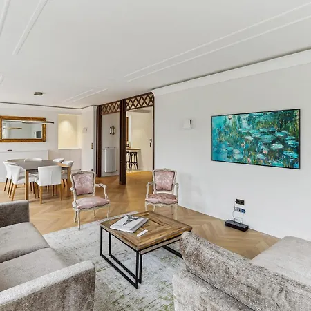 Le Magnifique Tour Eiffel Apartment