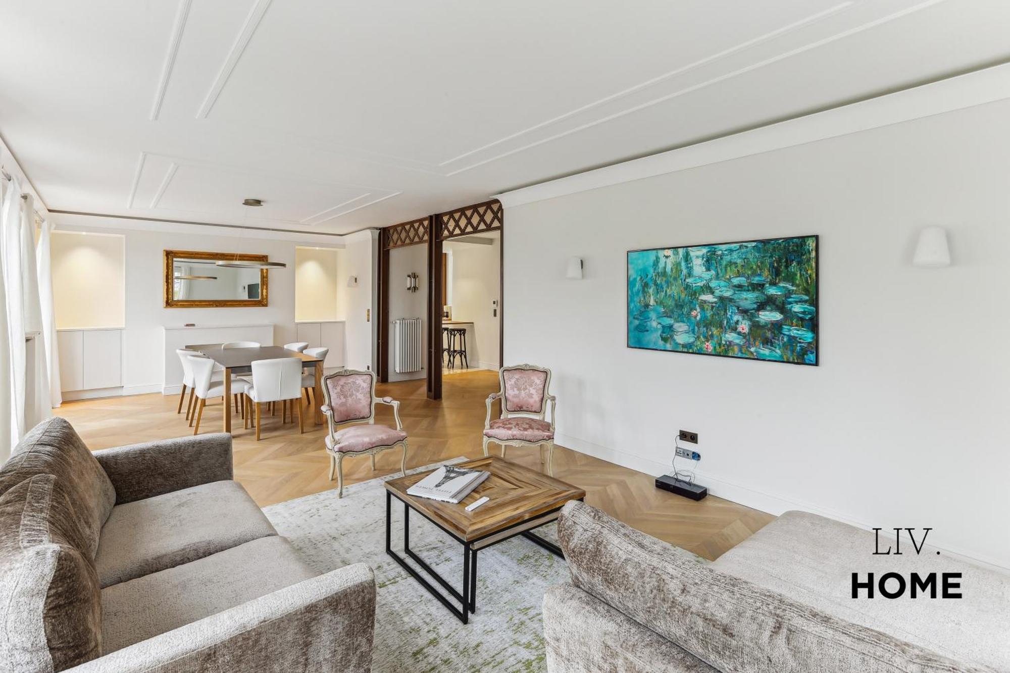 Le Magnifique Tour Eiffel Apartment